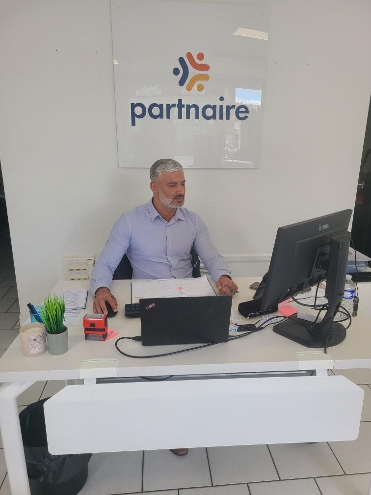 Anthony D'Amore, chargé d'affaire